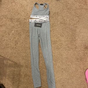 pretty little thing sports bra and leggings set